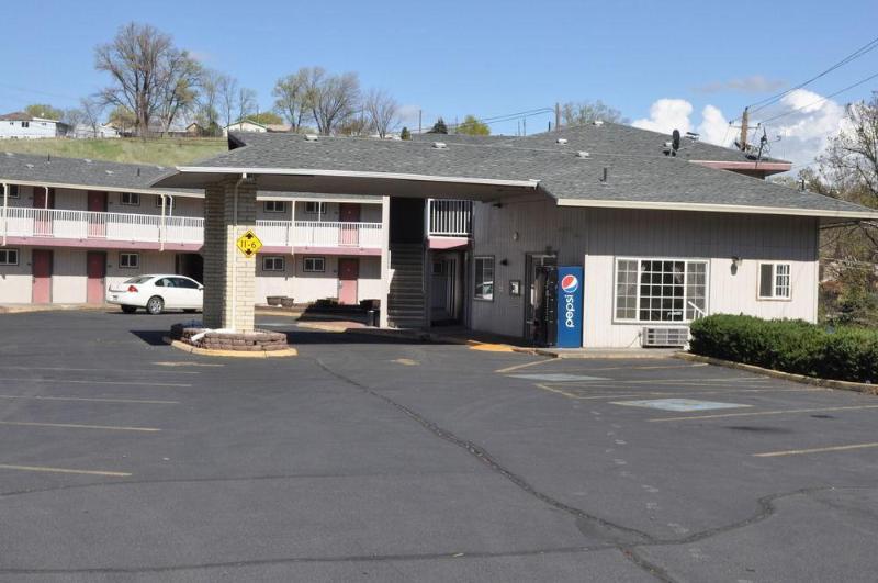 Motel 6 Pendleton, Or - West Екстериор снимка